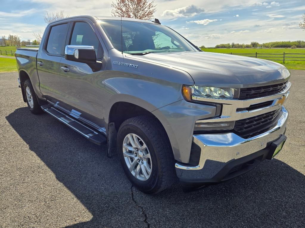 2022 Chevrolet Silverado 1500 LT photo 3
