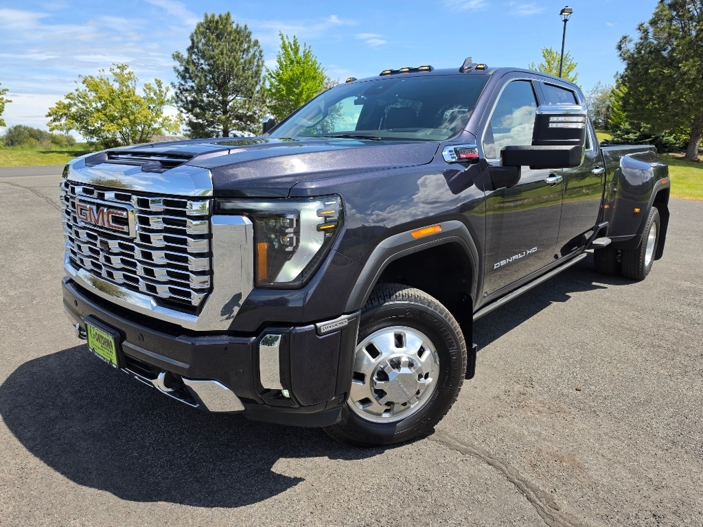 2024 GMC Sierra Denali 4WD Crew Cab Standard Box SRW's photo