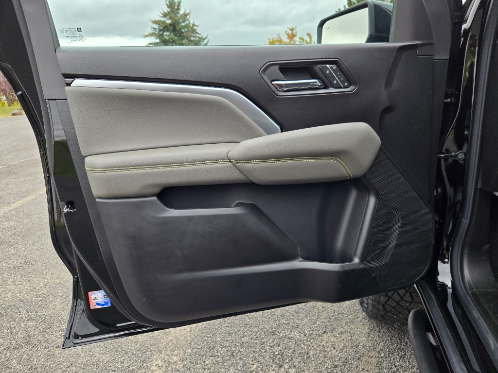 2026 Chevrolet Colorado ZR2 - Photo 12