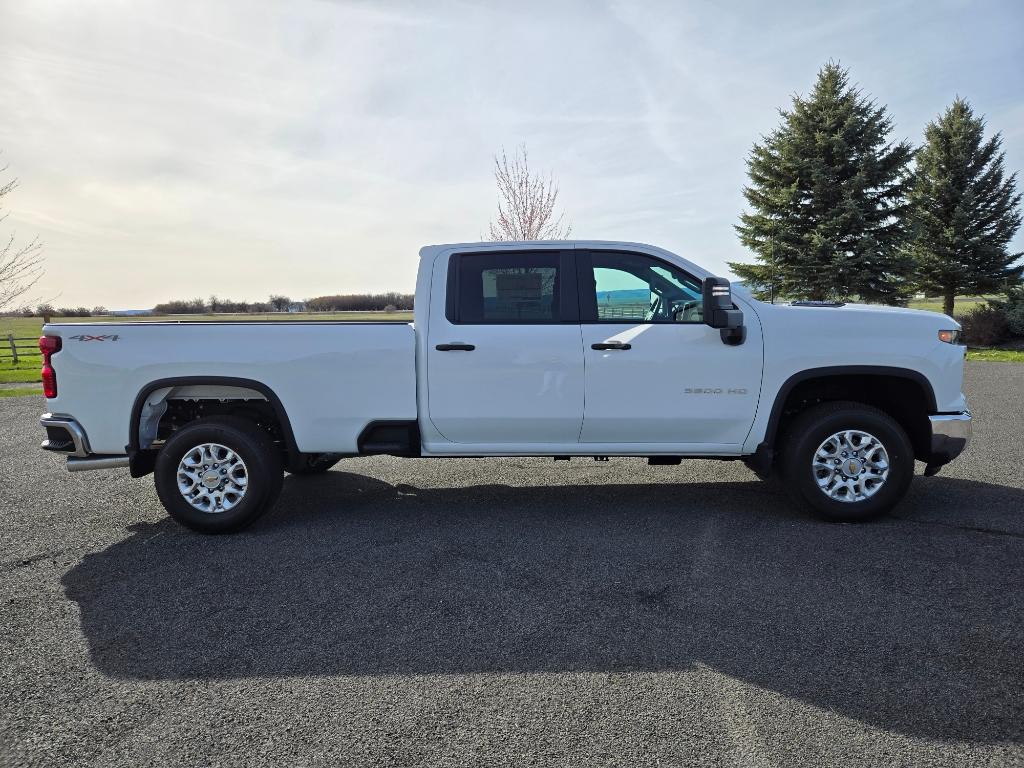 2025 Chevrolet Silverado 3500HD photo 4