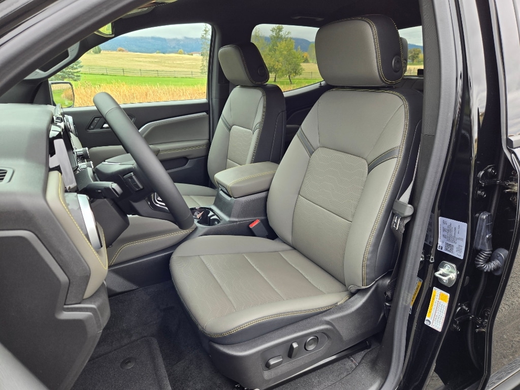 2026 Chevrolet Colorado ZR2 - Photo 14