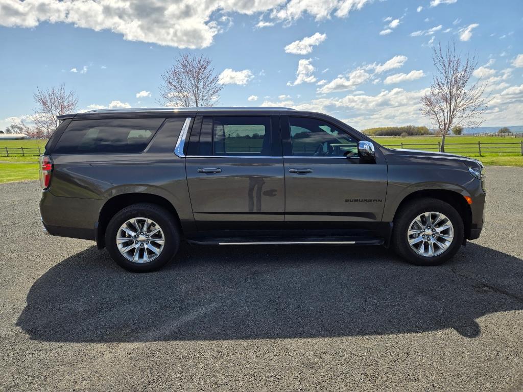 2021 Chevrolet Suburban Premier photo 4