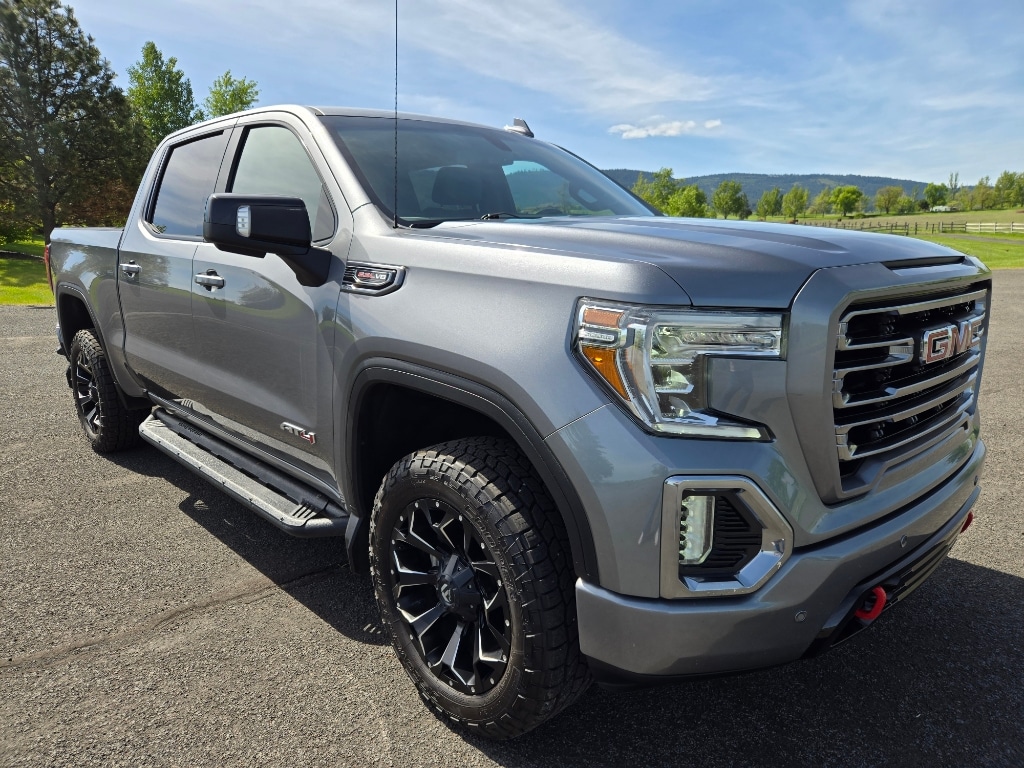 2020 GMC Sierra AT4 4WD Crew Cab Short Box's photo