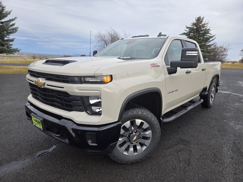 2026 Chevrolet Silverado 2500HD Custom's photo