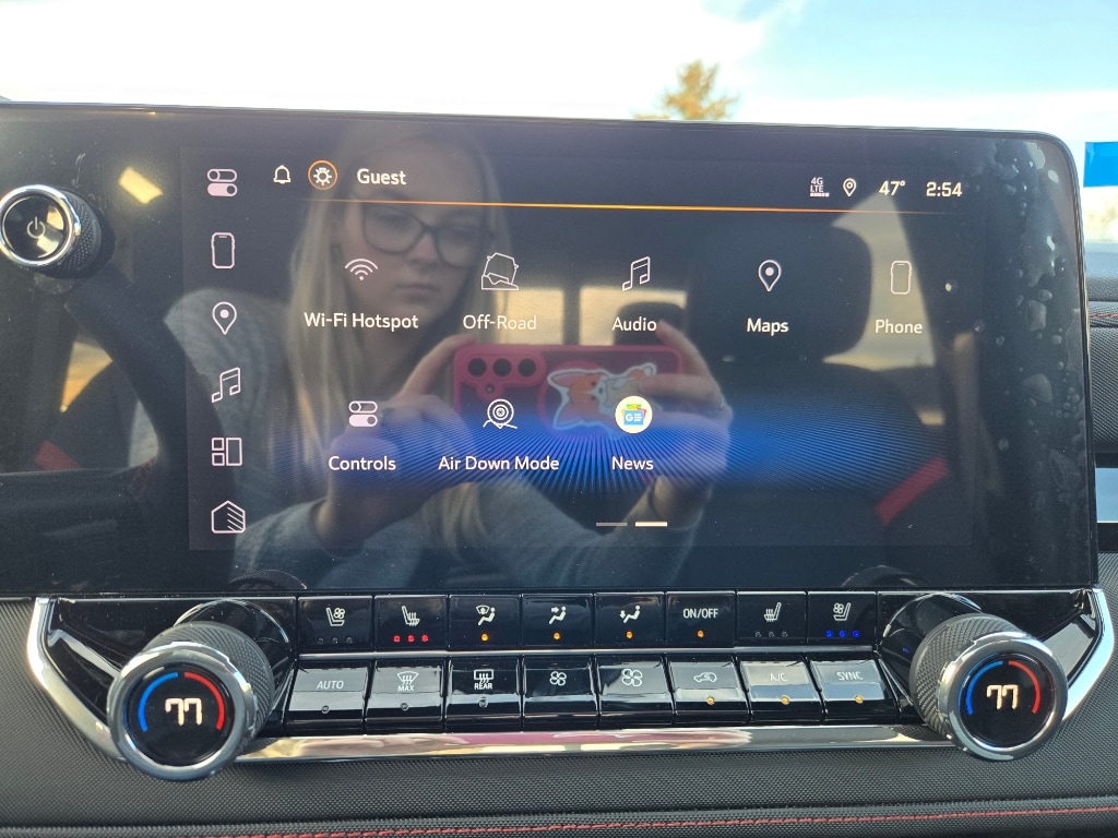 2026 Chevrolet Colorado Z71 - Photo 18