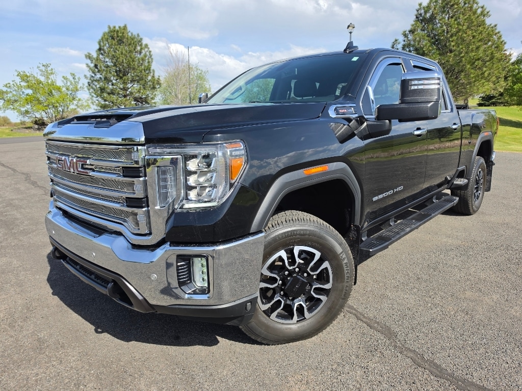 2020 GMC Sierra SLT 4WD Crew Cab Standard Box's photo