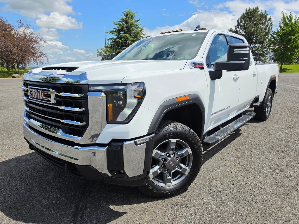 2025 GMC Sierra SLE 4WD Crew Cab Standard Box SRW's photo