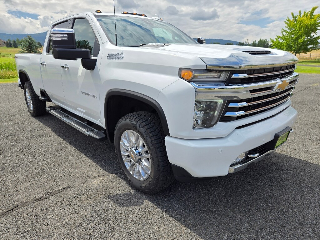 2023 Chevrolet Silverado 3500HD High Country photo 3