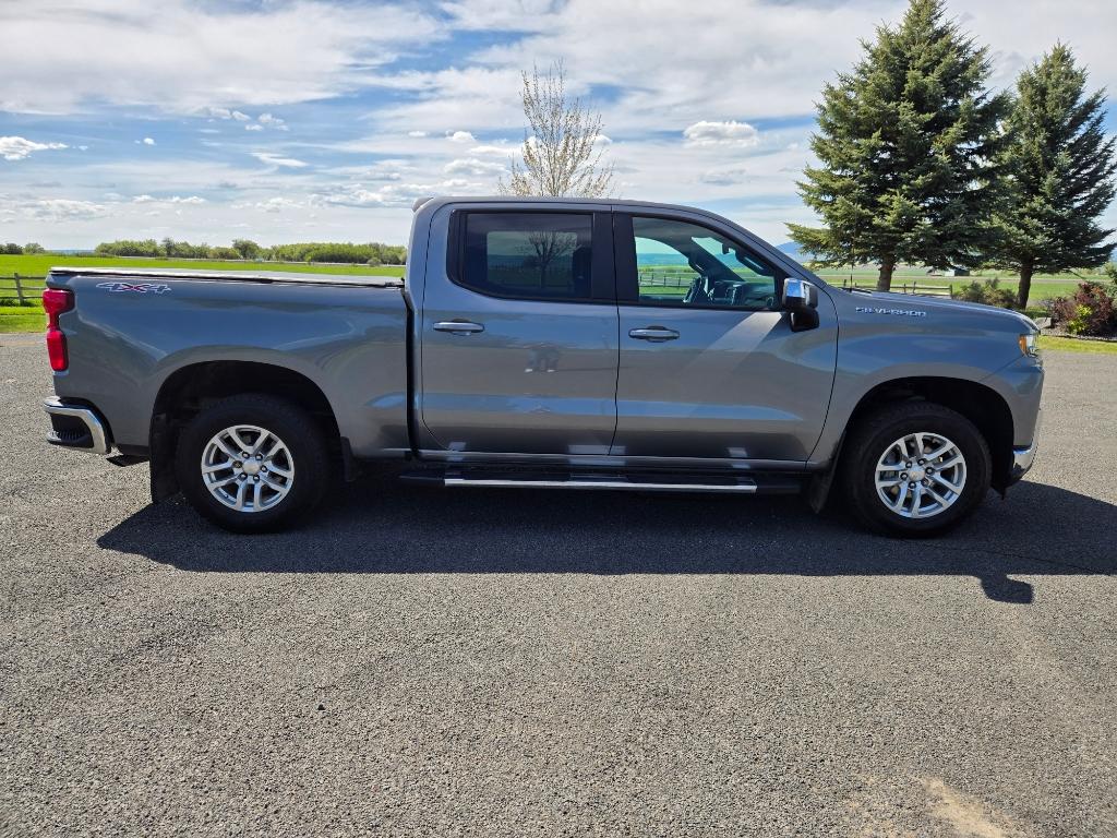 2022 Chevrolet Silverado 1500 LT photo 4