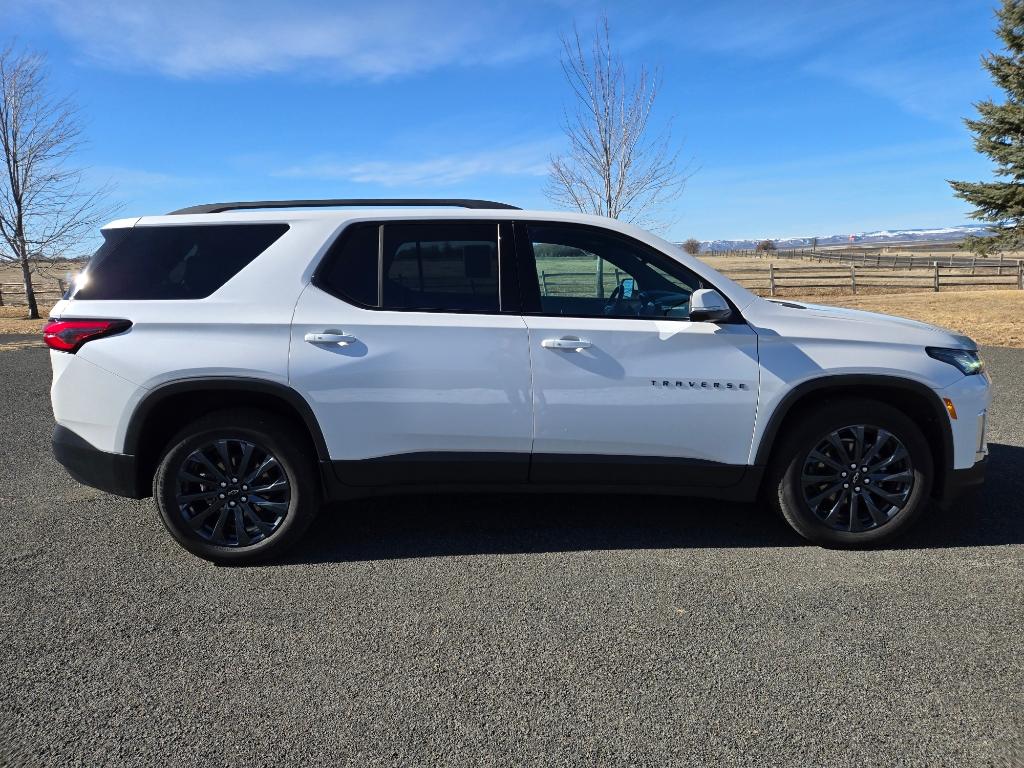 2023 Chevrolet Traverse RS photo 3