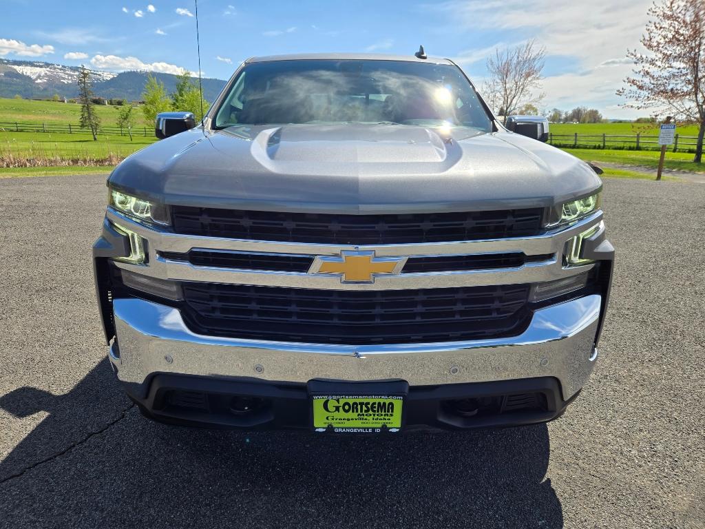 2022 Chevrolet Silverado 1500 LT photo 2