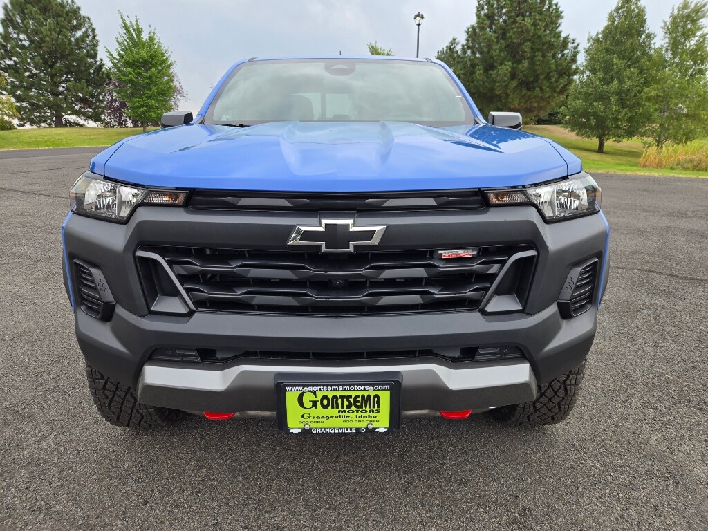 2026 Chevrolet Colorado Trail Boss photo 2