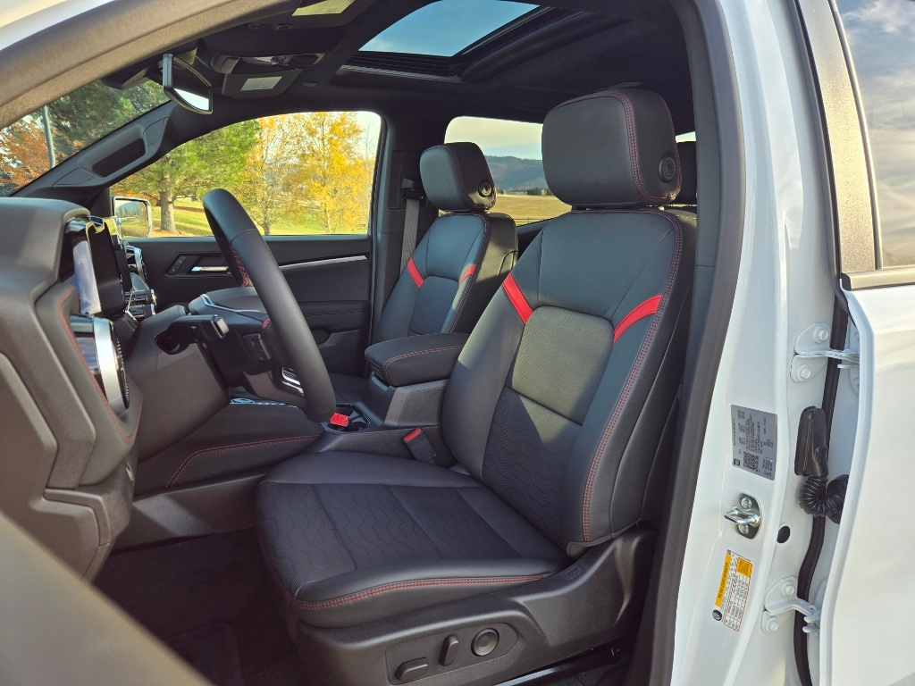 2026 Chevrolet Colorado Z71 - Photo 11