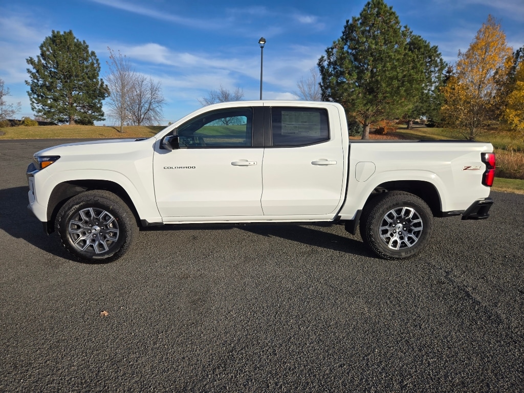 2026 Chevrolet Colorado Z71 - Photo 8