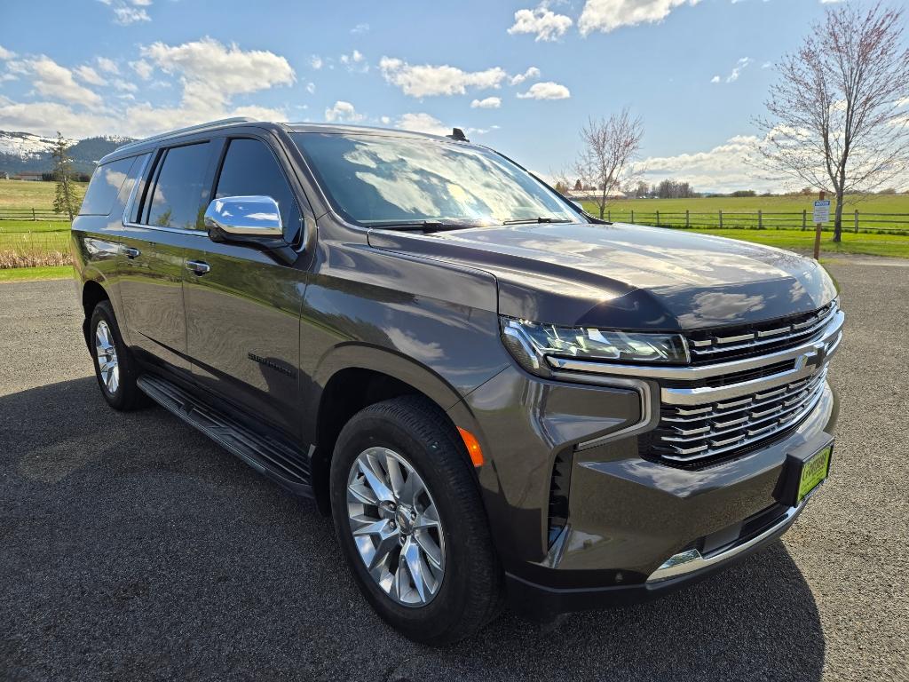 2021 Chevrolet Suburban Premier photo 3