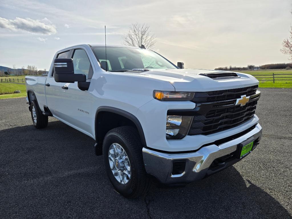 2025 Chevrolet Silverado 3500HD photo 3