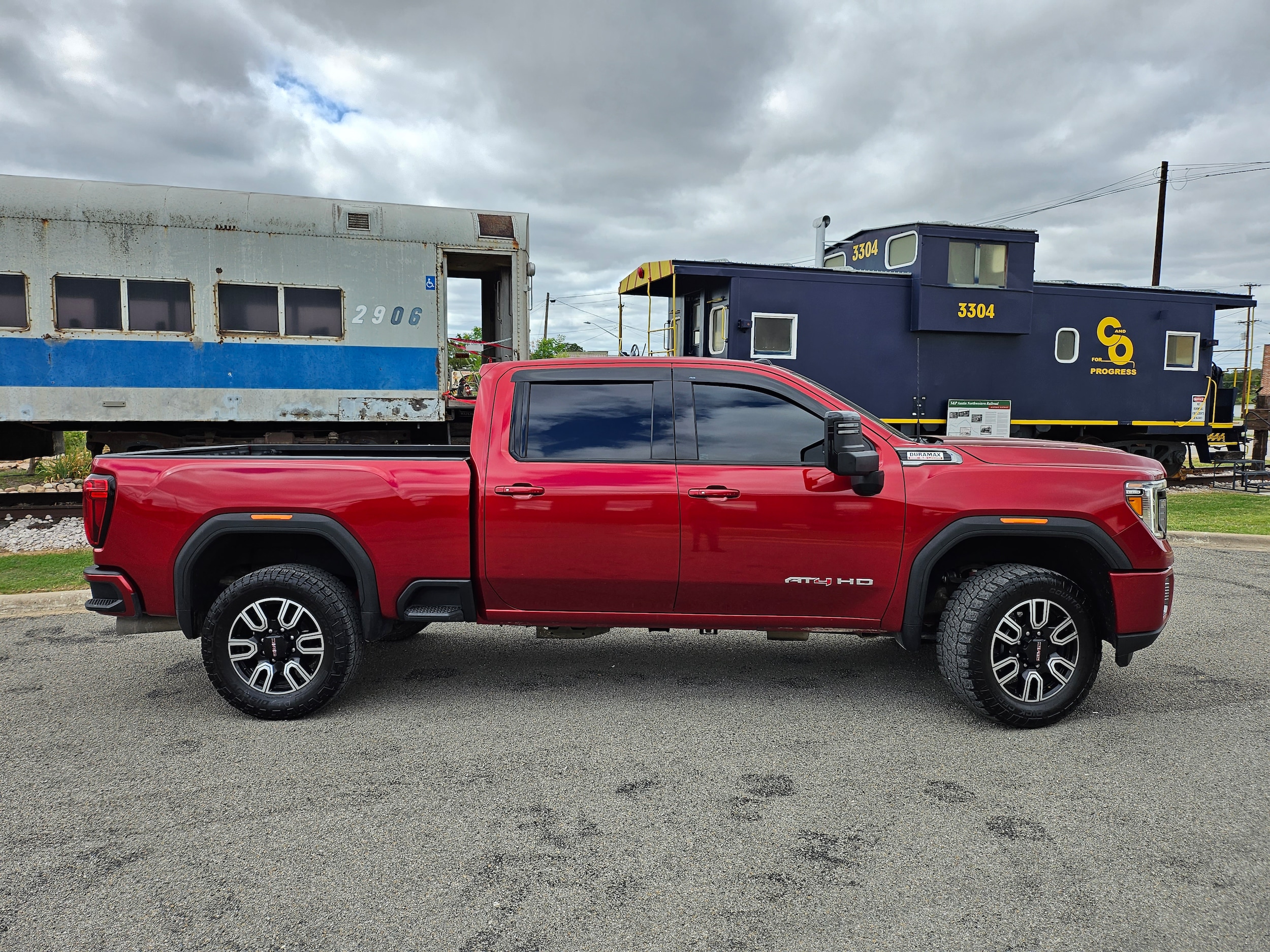 Used 2022 GMC Sierra 2500HD AT4 with VIN 1GT49PEY1NF124801 for sale in Llano, TX