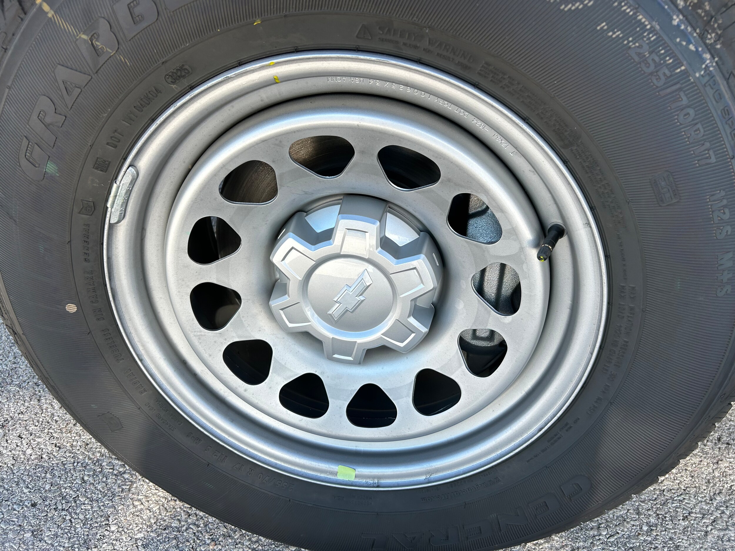 2026 Chevrolet Silverado 1500 photo 2