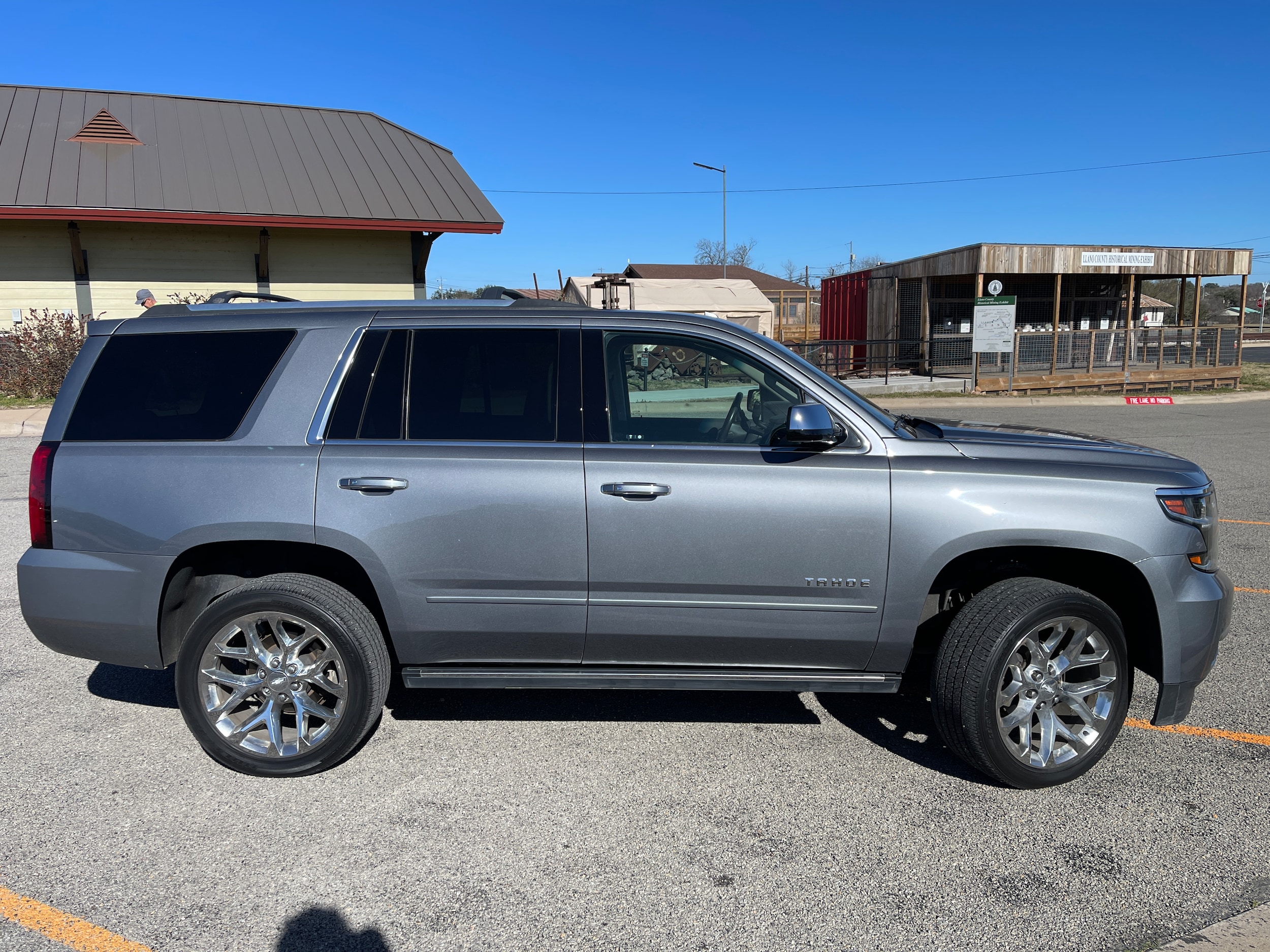 Used 2020 Chevrolet Tahoe Premier with VIN 1GNSCCKC3LR106250 for sale in Llano, TX