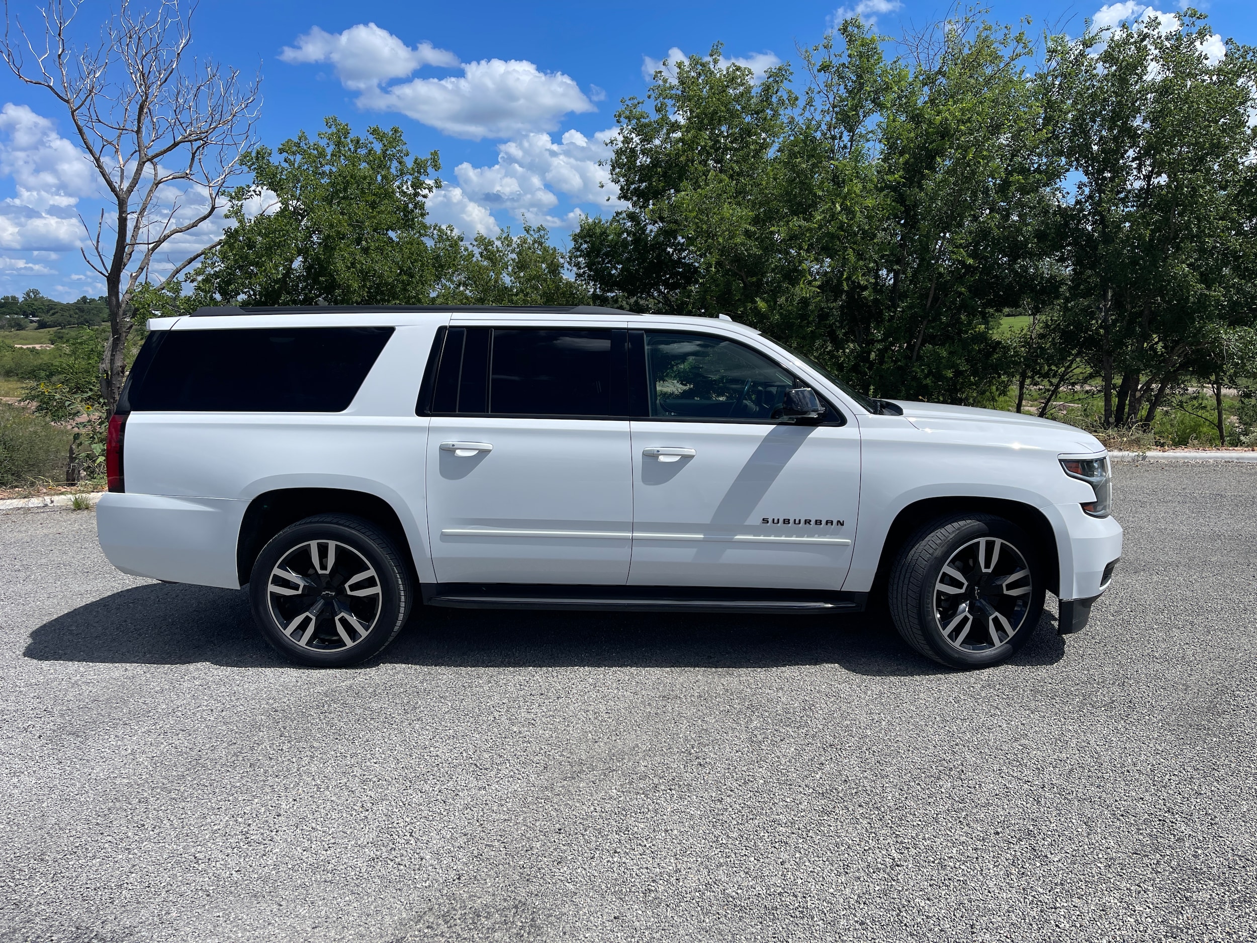 Used 2019 Chevrolet Suburban Premier with VIN 1GNSCJKJ0KR100794 for sale in Llano, TX