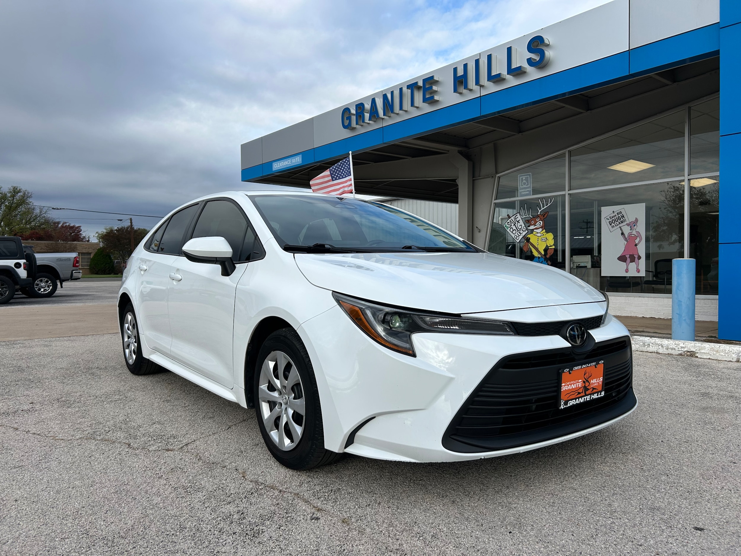 2024 Toyota Corolla LE's photo