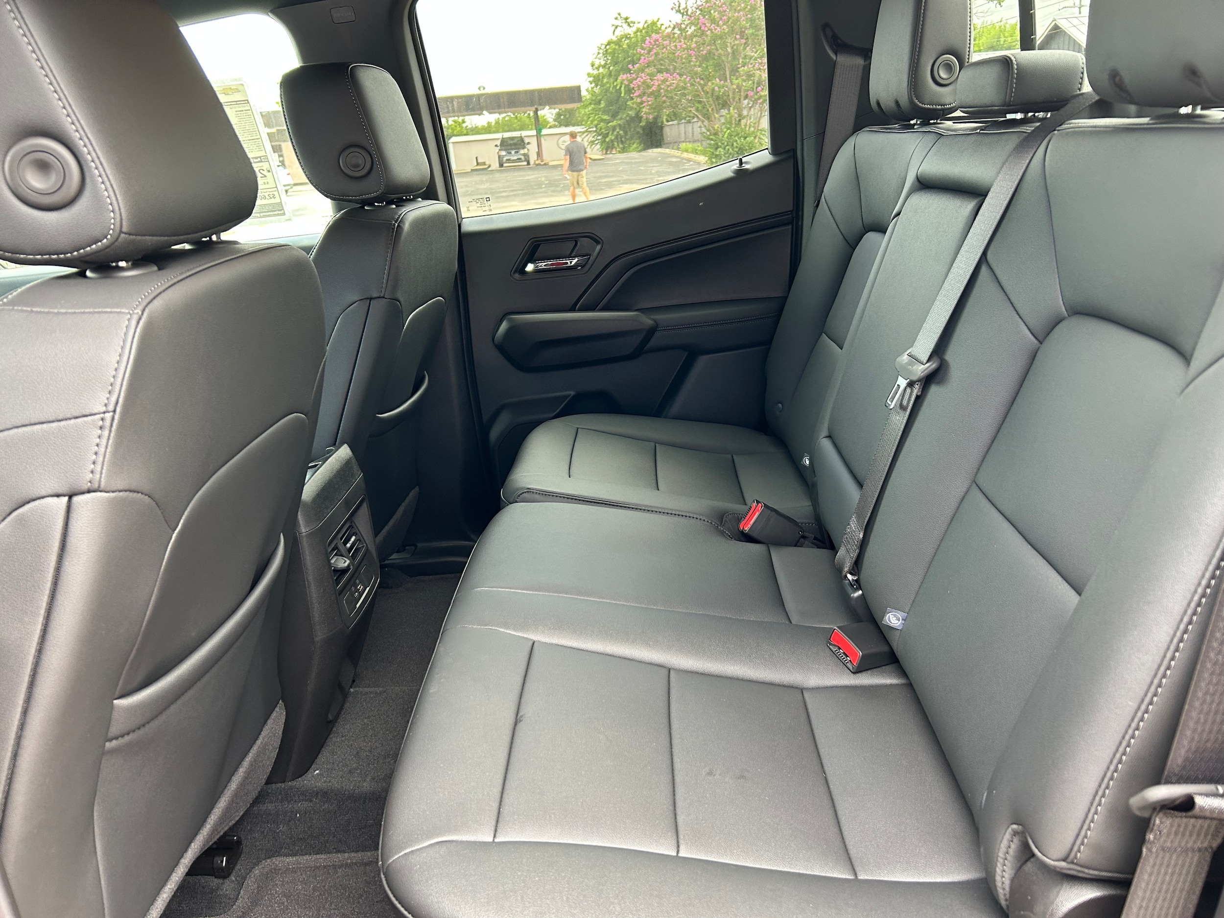 2025 Chevrolet Colorado LT - Photo 18