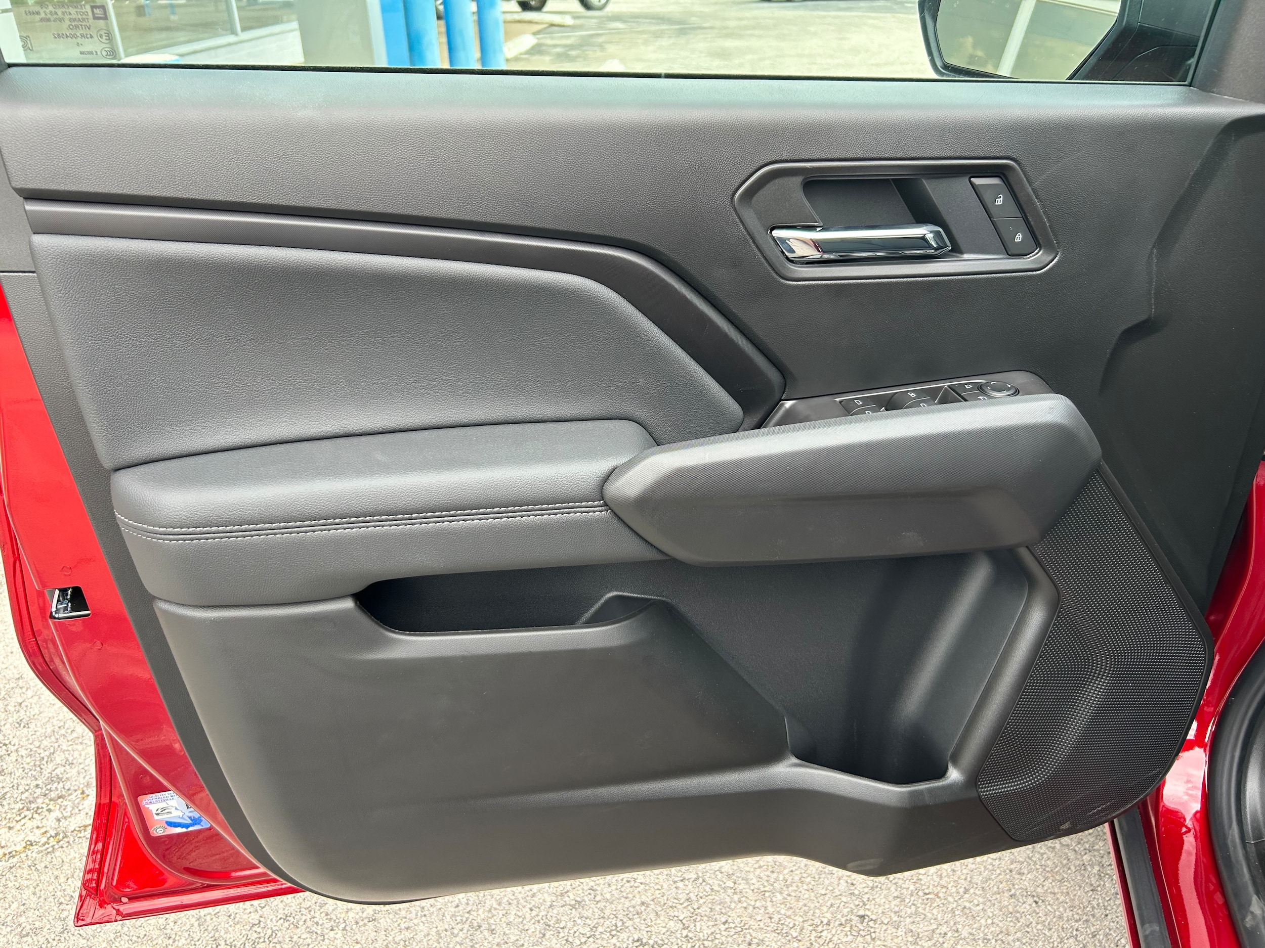 2025 Chevrolet Colorado LT - Photo 9