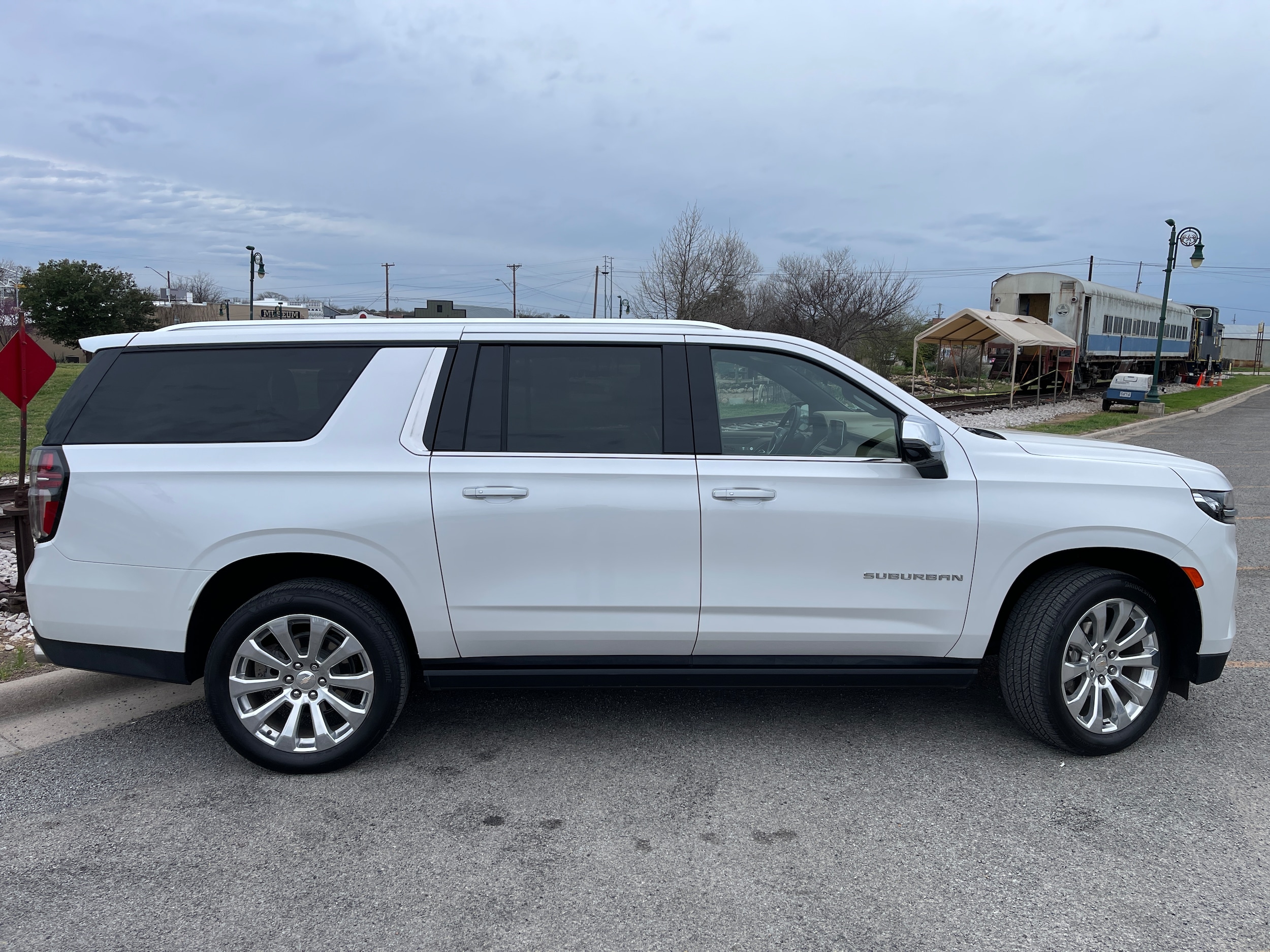 Used 2023 Chevrolet Suburban Premier with VIN 1GNSKFKD4PR163057 for sale in Llano, TX