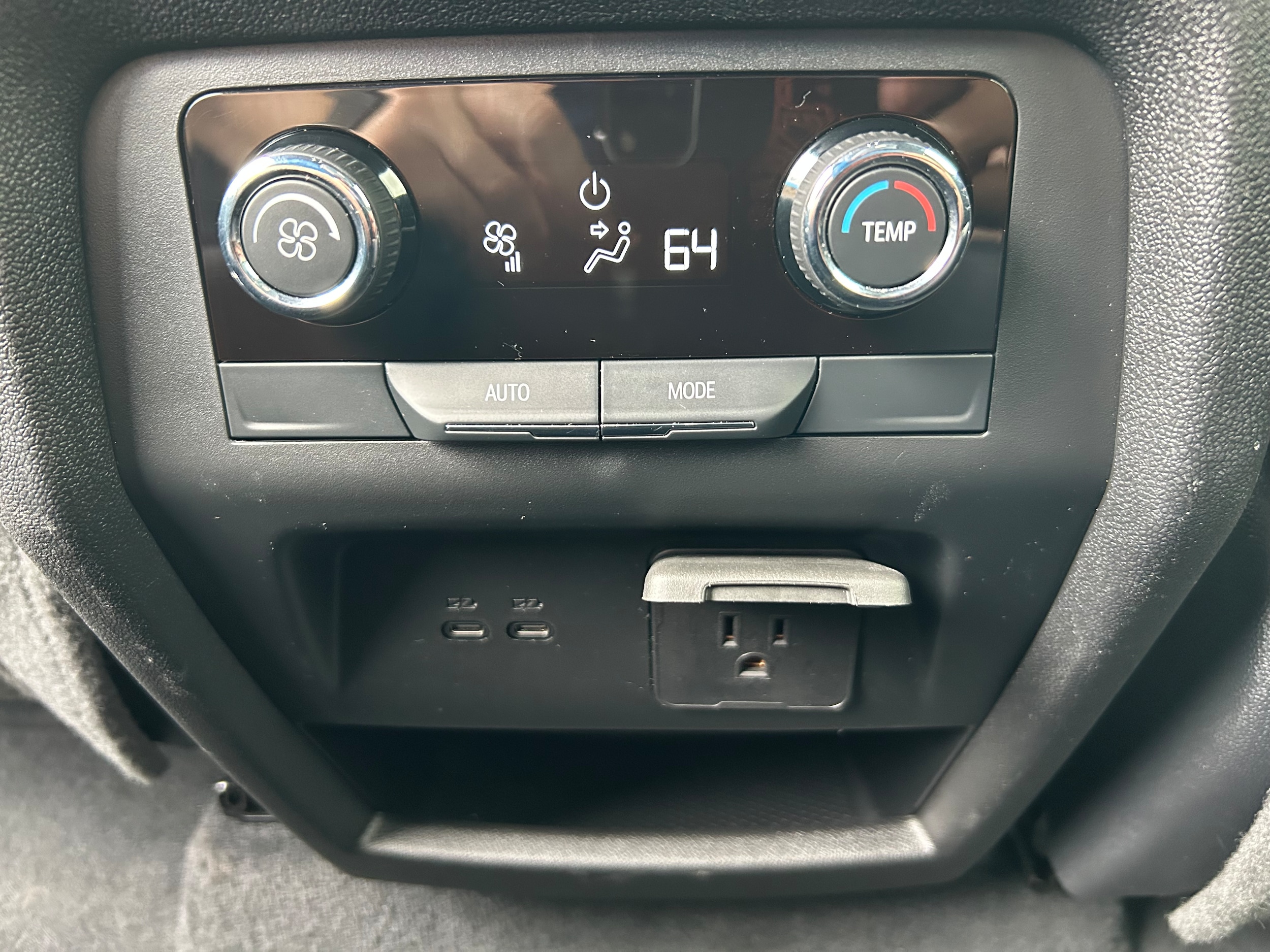 2024 Chevrolet Traverse 1LT - Photo 32