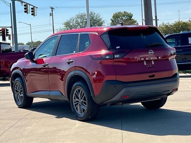 Used 2023 Nissan Rogue S with VIN 5N1BT3AA0PC790848 for sale in Springfield, IL