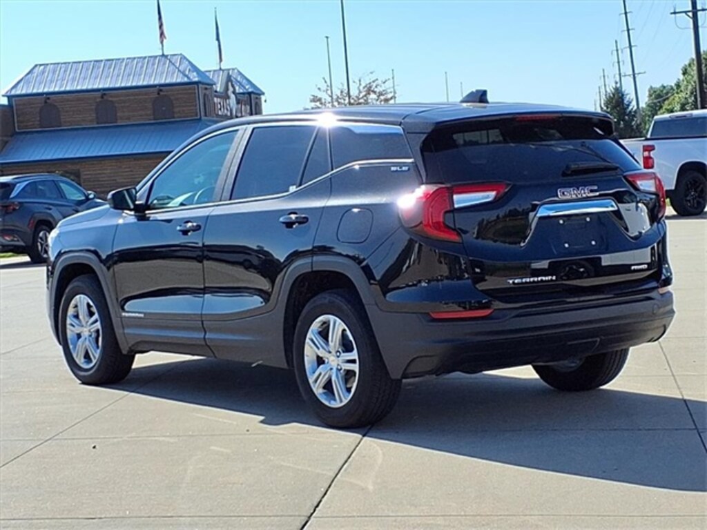 Used 2024 GMC Terrain SLE SUV