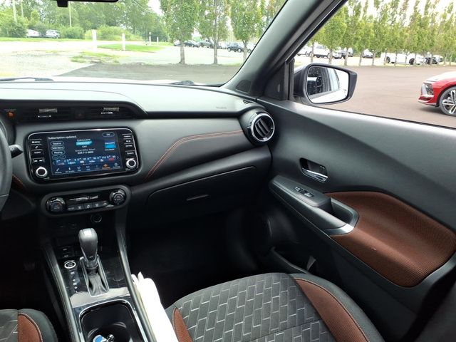 2024 Nissan Kicks SR - Photo 9