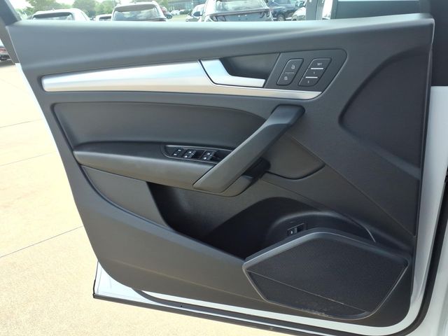 2025 Audi Q5 Premium - Photo 14