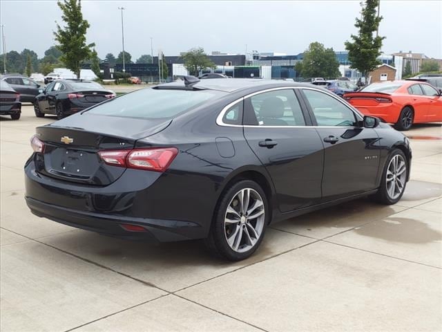 Used 2022 Chevrolet Malibu 1LT with VIN 1G1ZD5ST5NF134094 for sale in Springfield, IL