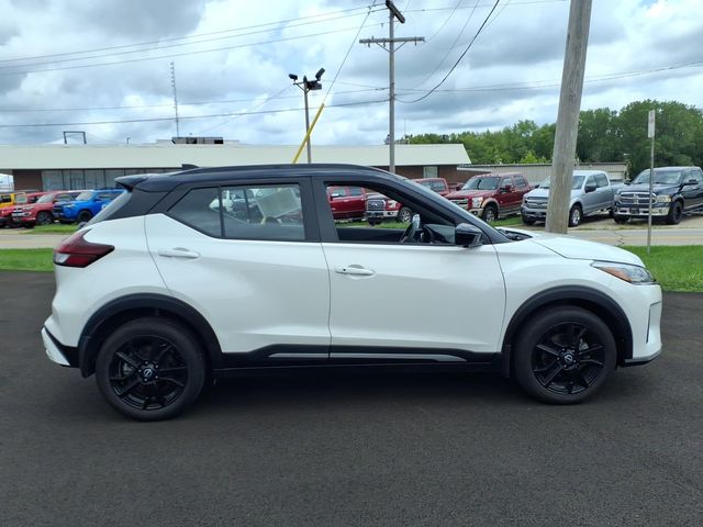2024 Nissan Kicks SR - Photo 2