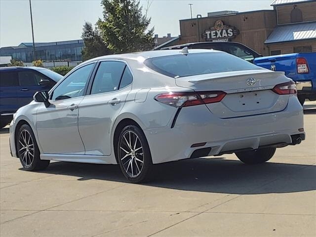 Used 2023 Toyota Camry SE with VIN 4T1G11AK3PU087831 for sale in Springfield, IL