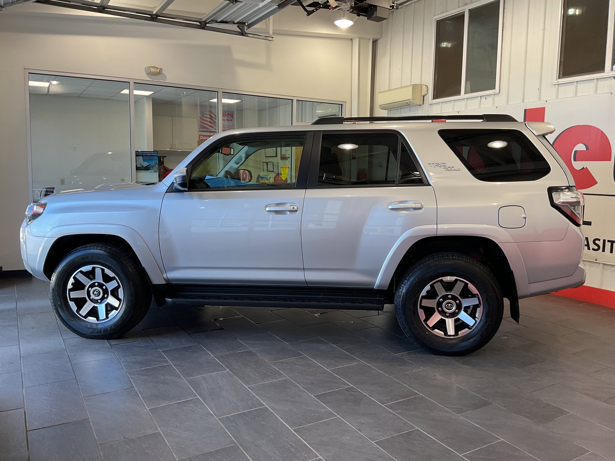 2024 Toyota 4Runner TRD 4WD photo 2