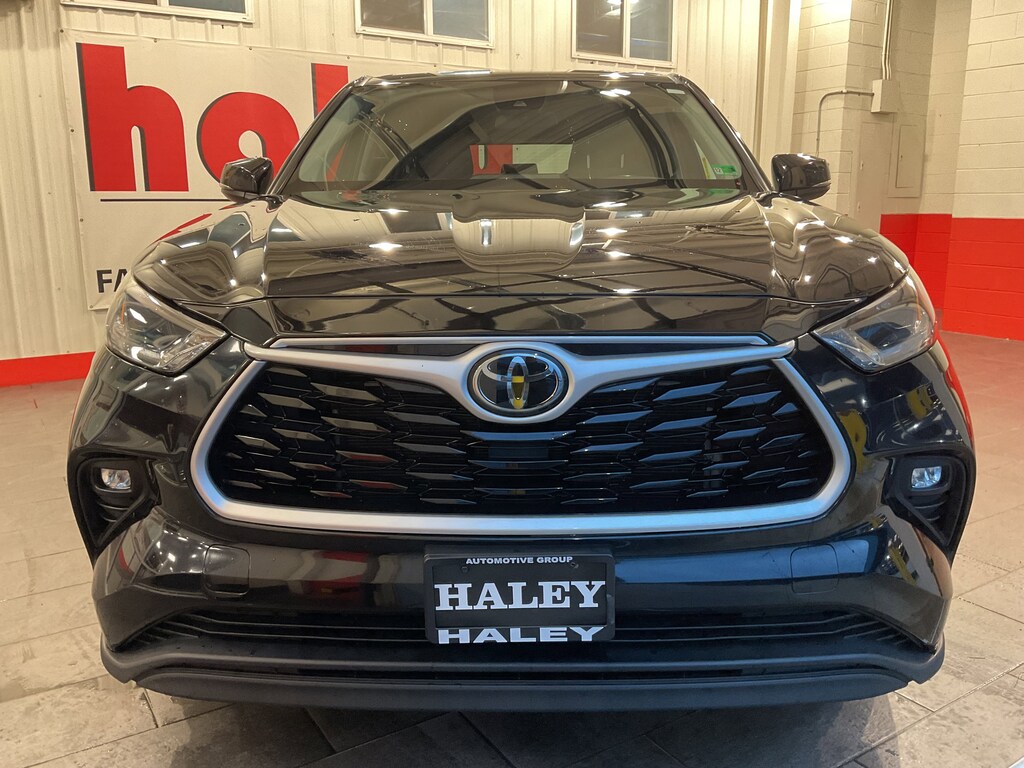 Used 2023 Toyota Highlander LE SUV