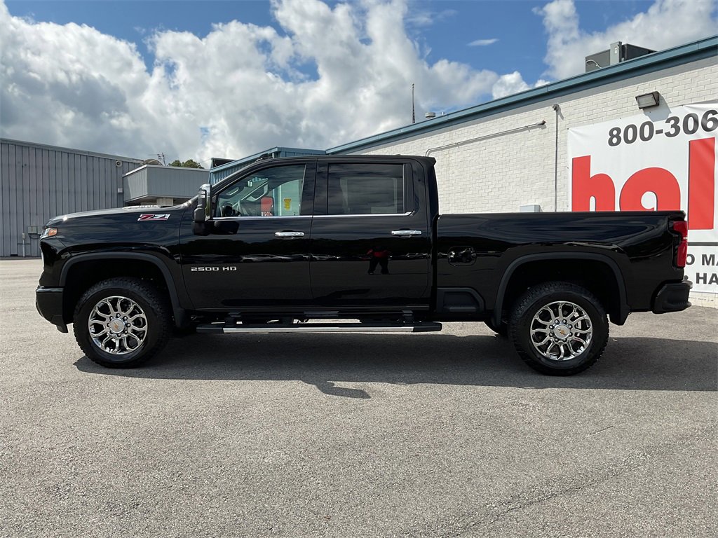2026 Chevrolet Silverado 2500HD LTZ photo 3