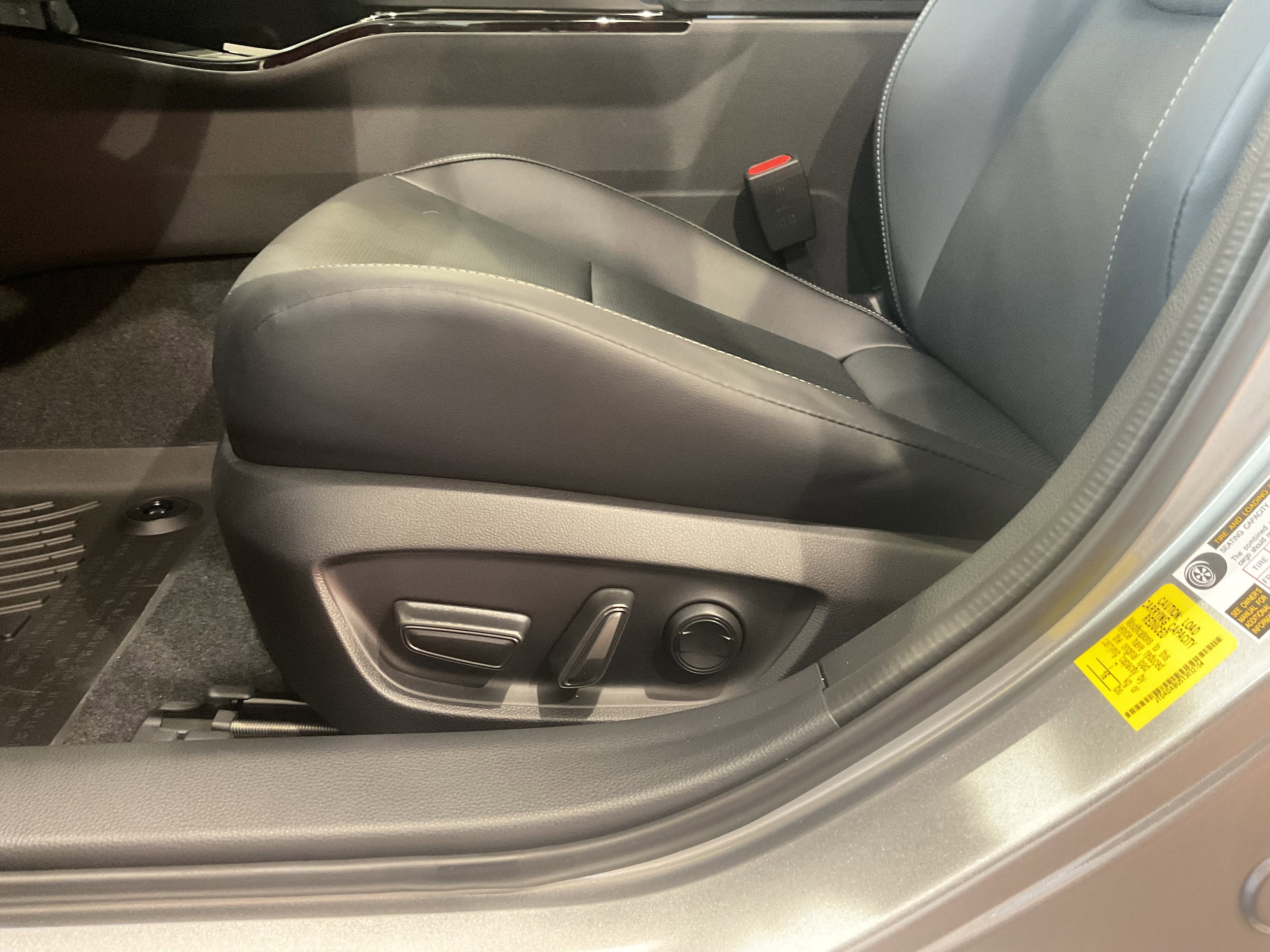 2026 Toyota Prius XLE - Photo 10