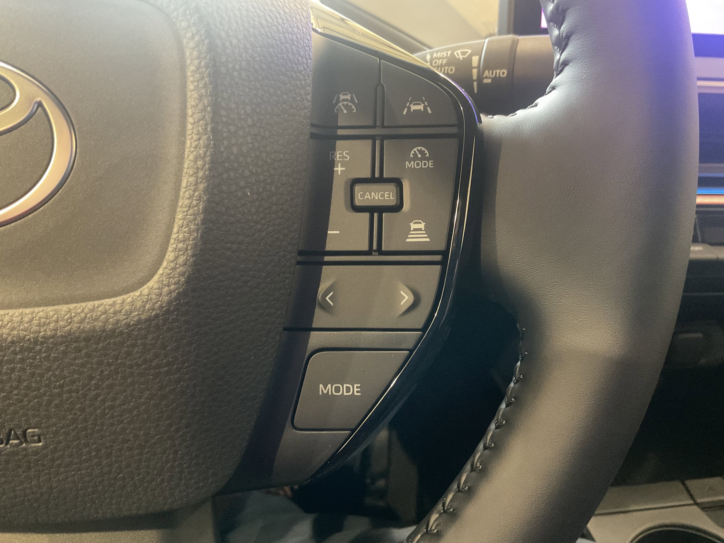 2026 Toyota Prius XLE - Photo 14