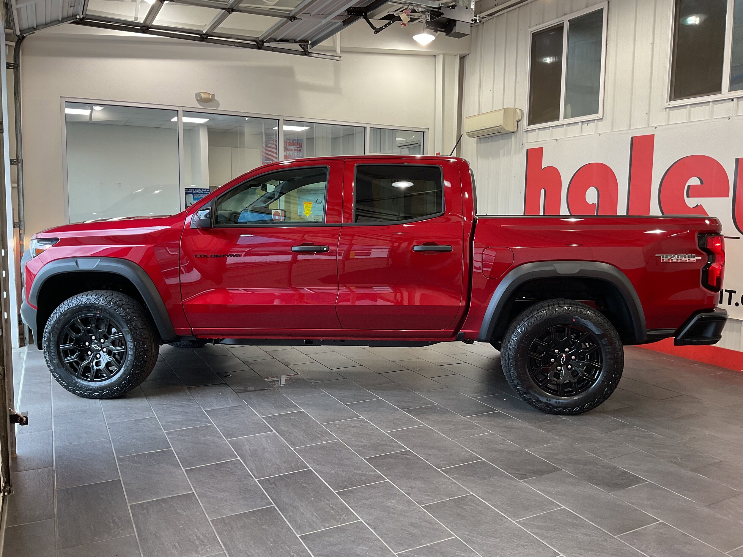 2026 Chevrolet Colorado Trail Boss photo 3