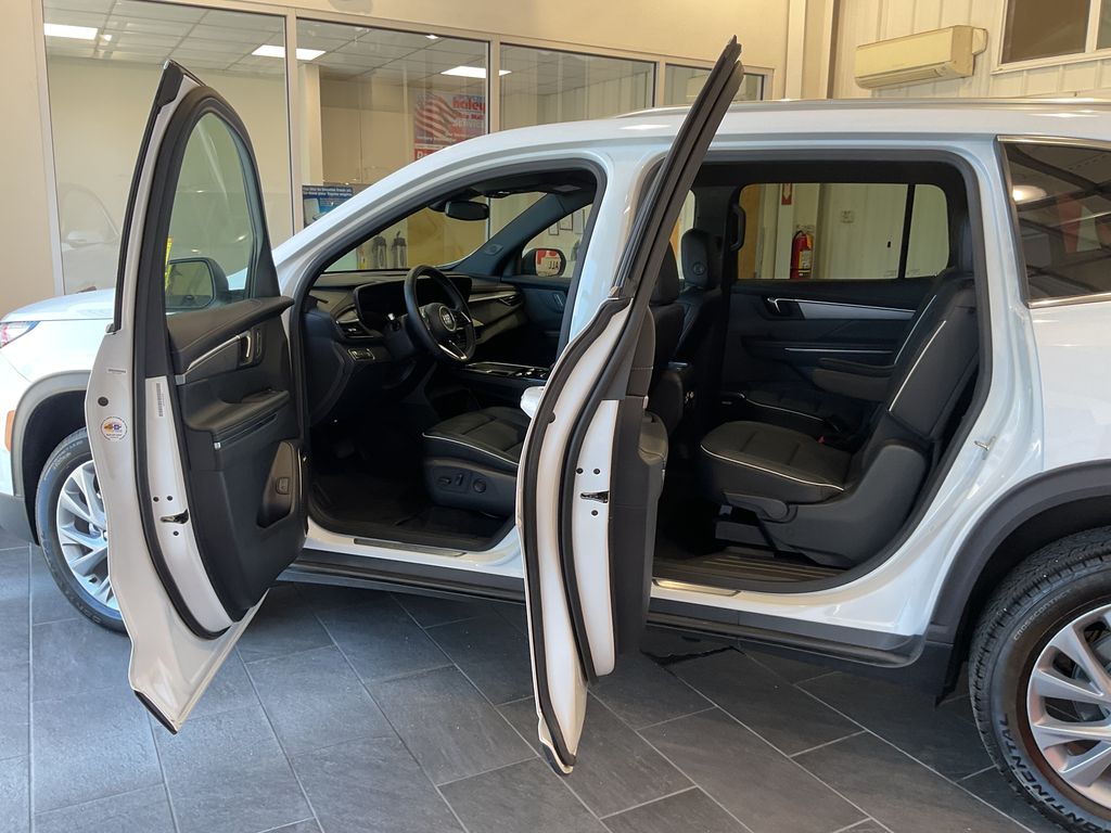 2025 Buick Enclave Preferred - Photo 12