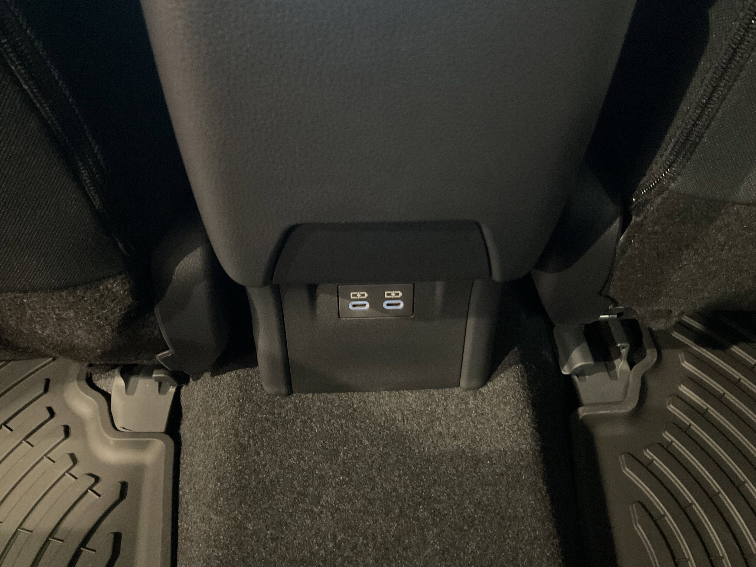 2026 Toyota Prius LE - Photo 27