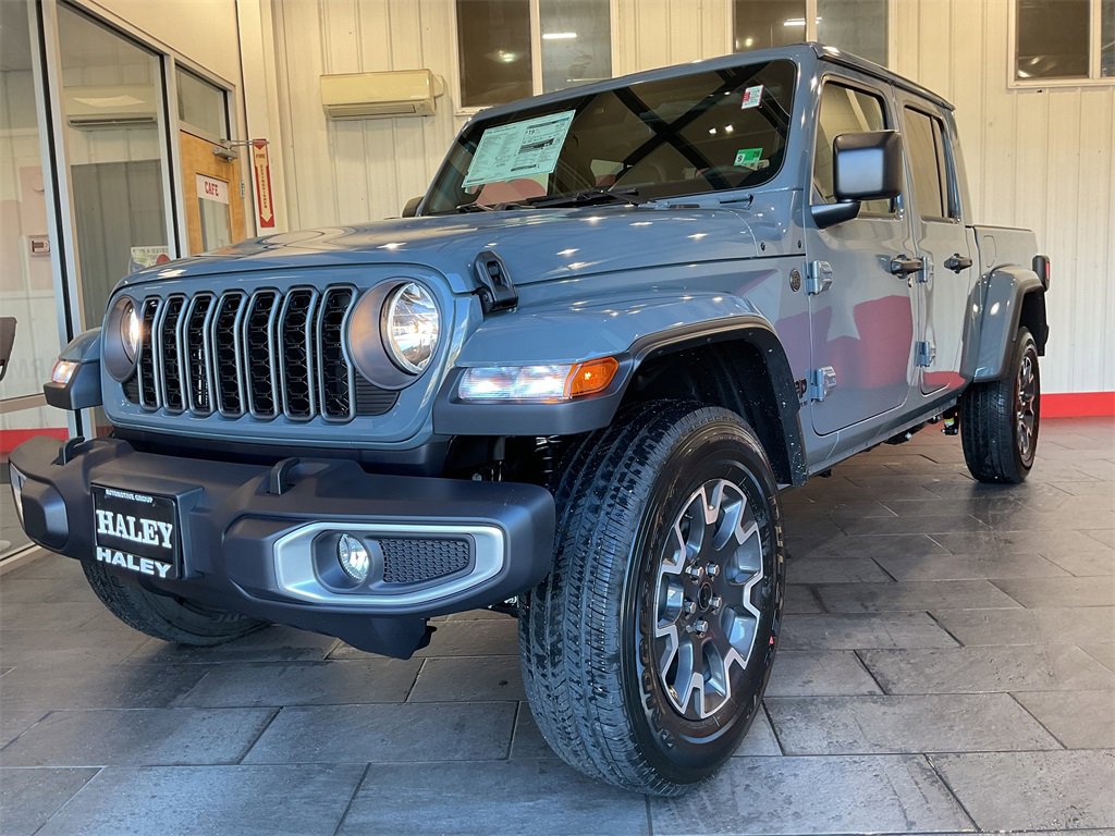 2025 Jeep Gladiator Sport S photo 2