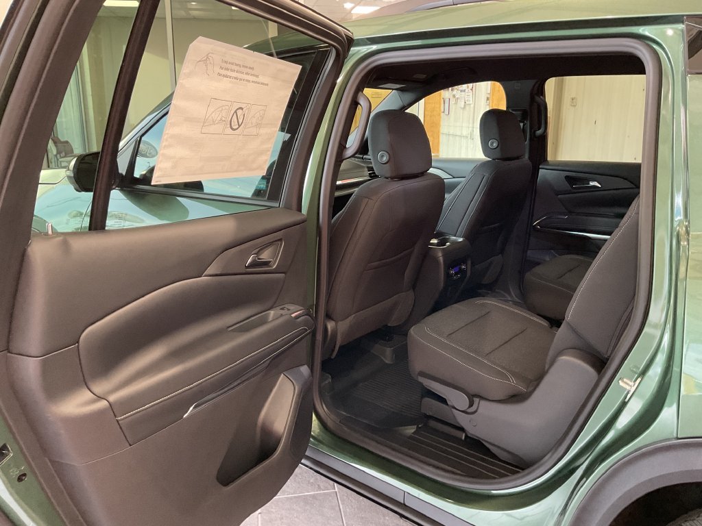 2027 Chevrolet Traverse LT - Photo 30