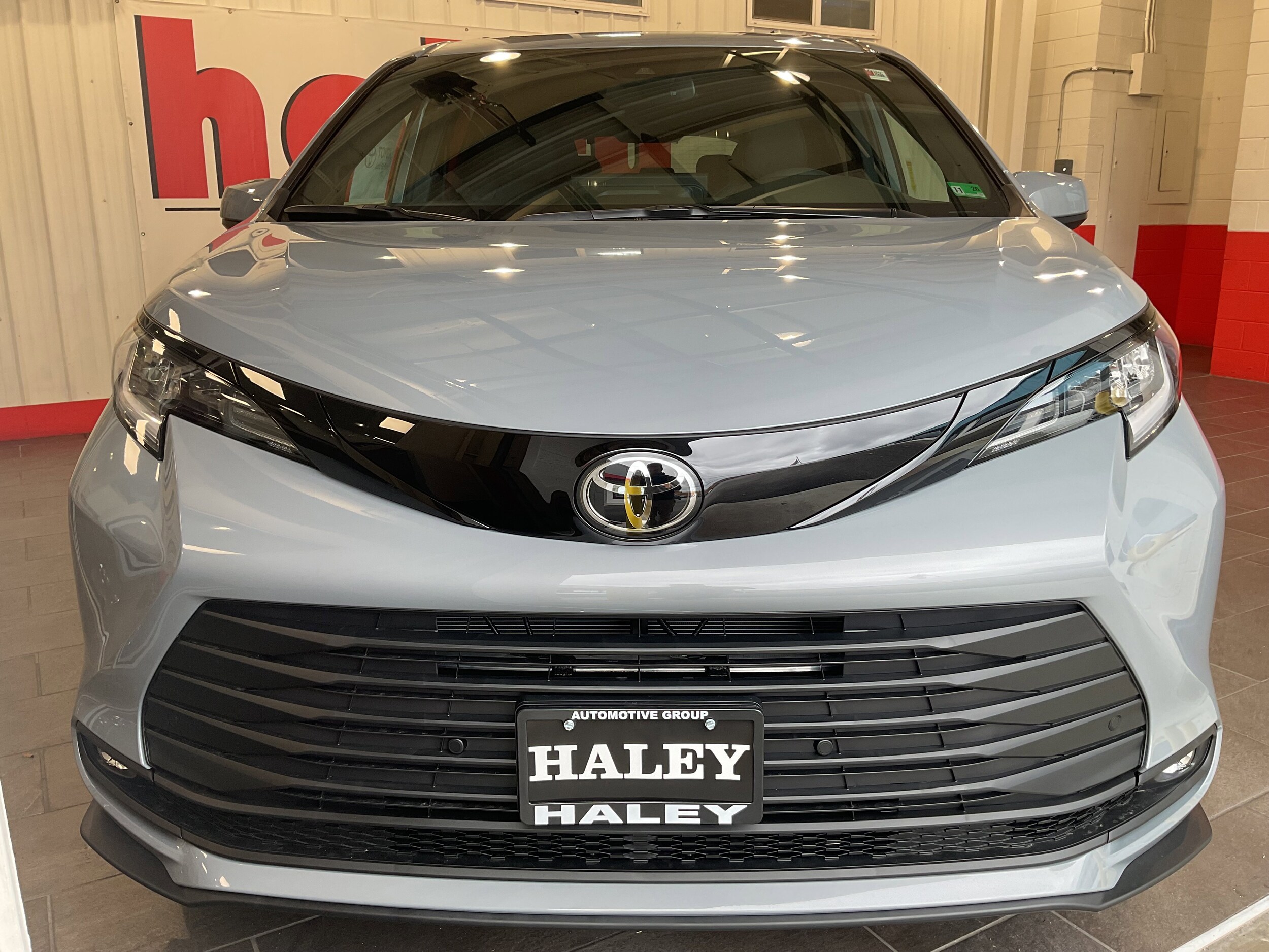 2026 Toyota Sienna Woodland Edition photo 2