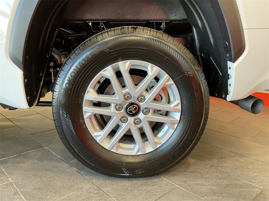 2026 Toyota Tundra SR5 CrewMax photo 4