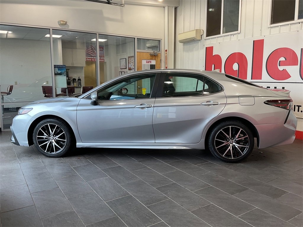Used 2024 Toyota Camry SE Sedan