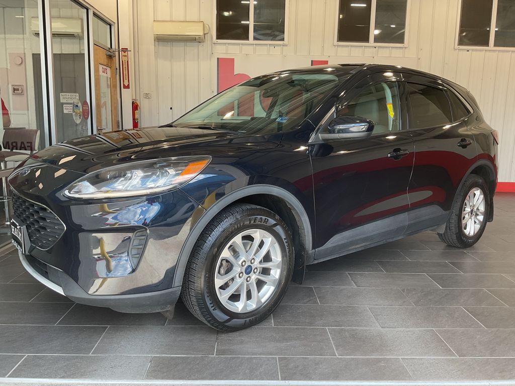 Used 2021 Ford Escape SE with VIN 1FMCU9G69MUA28146 for sale in Chester, VA